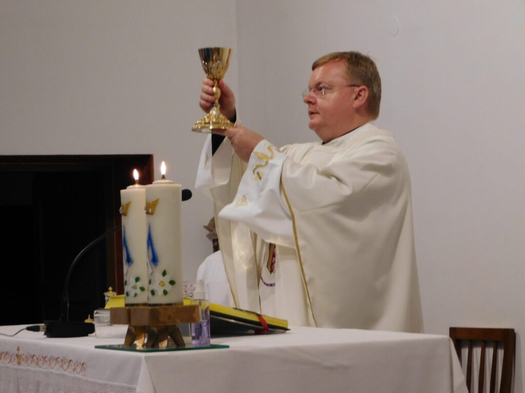 Mons. Dario Paviša posjetio Stepinčev Karmel